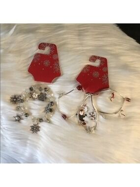 Snowflake charm stretch bracelet & Red Bead & Christmas charm stretch …
